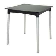 MESA DIANA EN POLIPROPILENO NEGRO CON PATAS DE ALUMINIO ANODIZADO