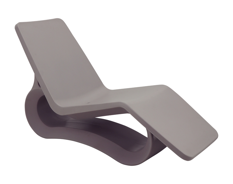 Reposera Chaise Tramontina Octo en Polietileno Cemento Con Agujero